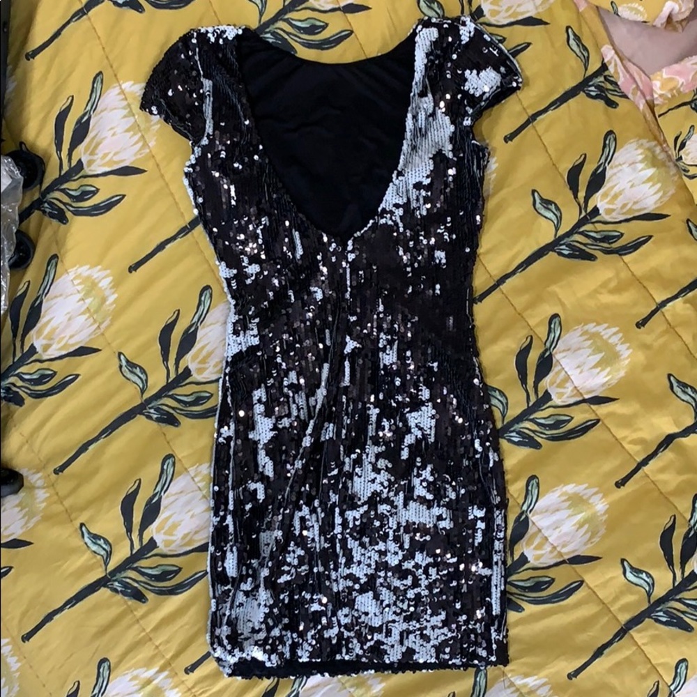 Lulus sequined dress